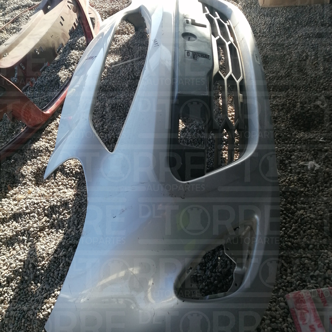 Fascia de Nissan March delantero, 2014-2020 2