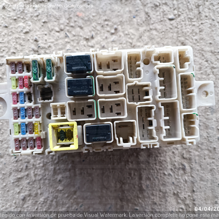 Caja de fusibles de Dodge Attitude 2015-2023 2