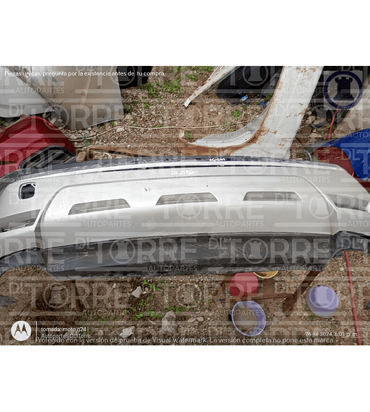 Fascia de Nissan Pathfinder central, trasero, 2024