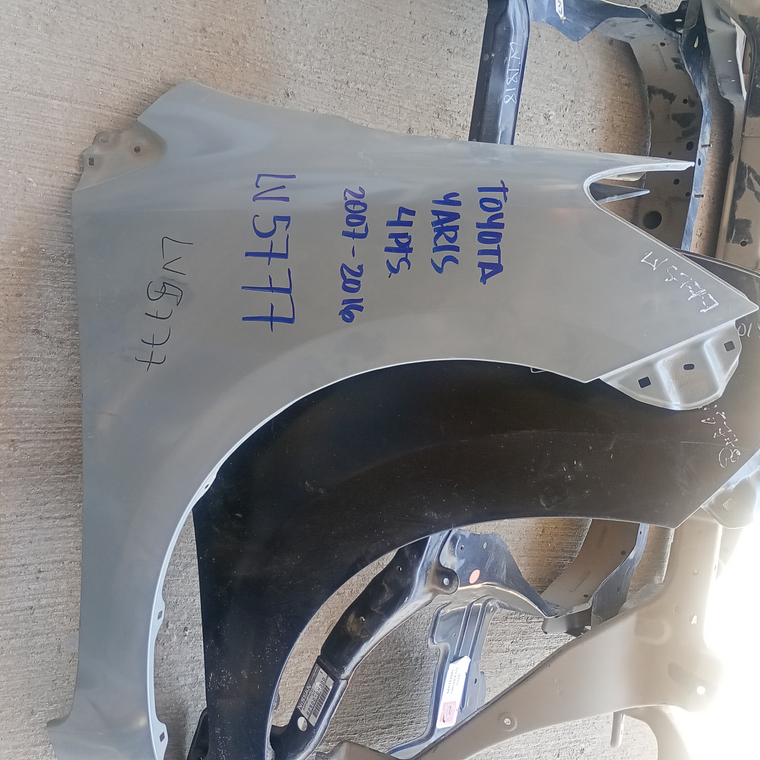 Salpicadero de Toyota Yaris derecho, delantero, 2007-2016 1