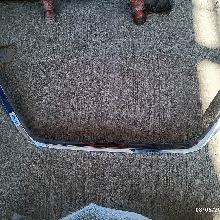 Bisel de parrilla de Nissan March 2021-2023 1