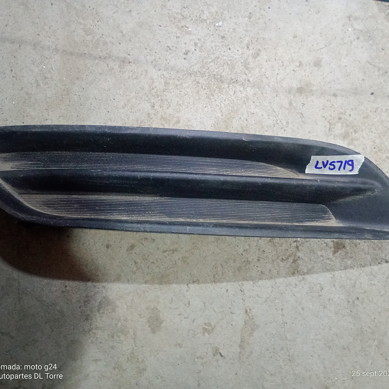 Rejilla de Nissan Sentra 2013-2016 1