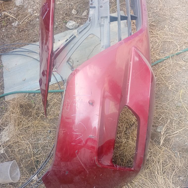 Fascia de Nissan Versa central, delantero, 2020-2023 2