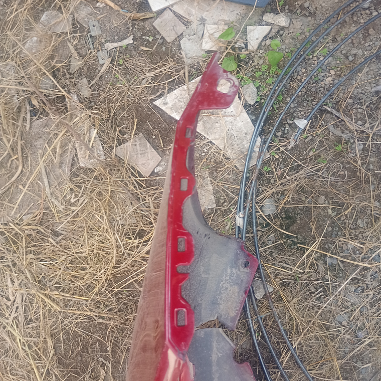 Fascia de Nissan Versa central, delantero, 2023-2024 4