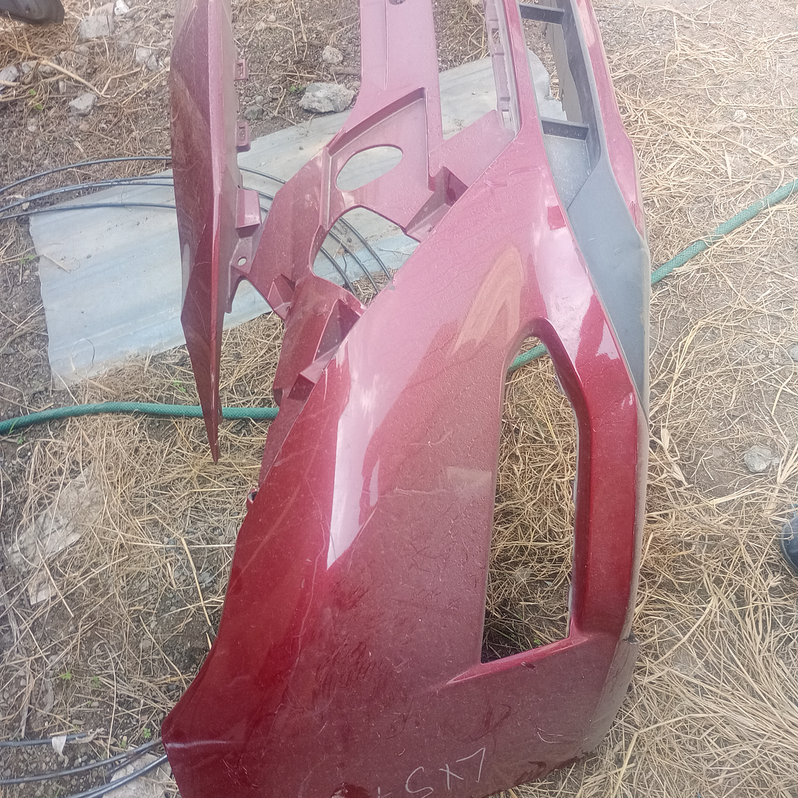 Fascia de Nissan Versa central, delantero, 2023-2024 5