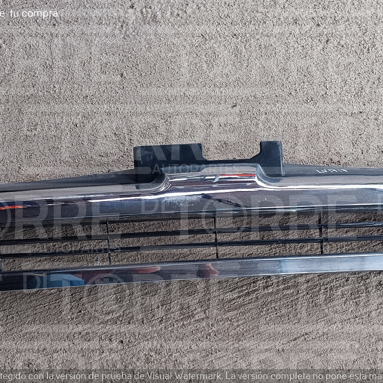 Parrilla de Toyota Hiace central, delantero, exterior, superior, 2006 a 2007 2