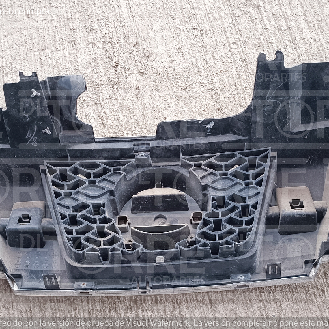 Parrilla de Nissan Xtrail central, delantero, exterior, superior, 2011 a 2014 2