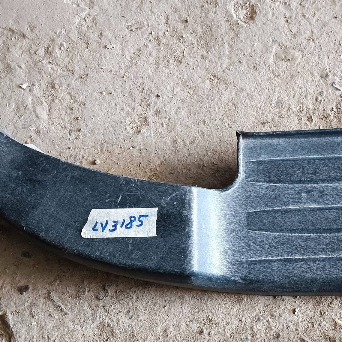 Alerón pisada Toyota Hilux 2016-2022 1