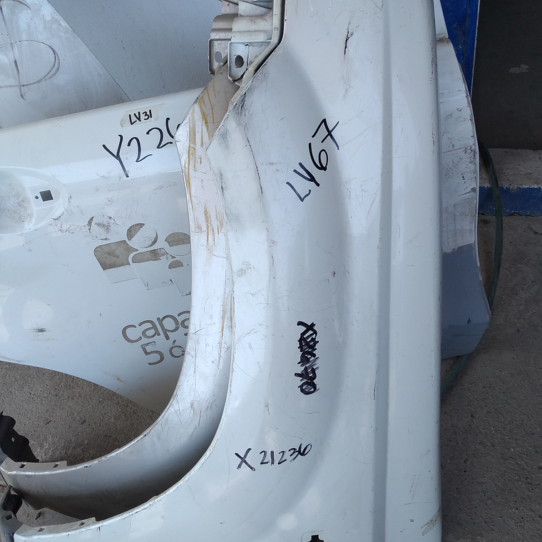 Salpicadera nissan xtrail izq delt  1