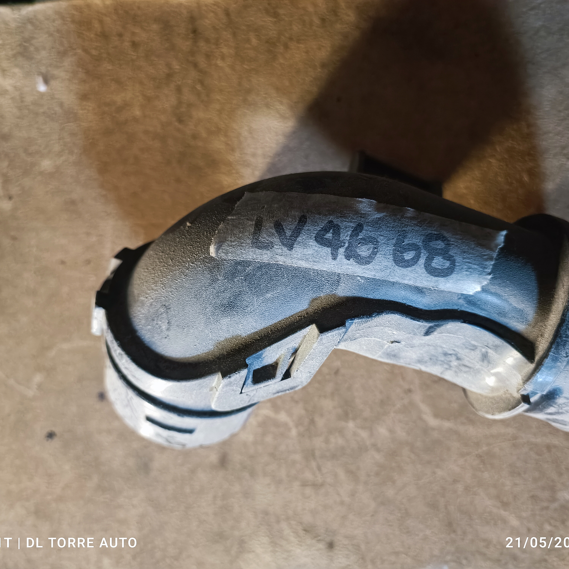 Ducto de aire de Nissan Versa delantero, 1