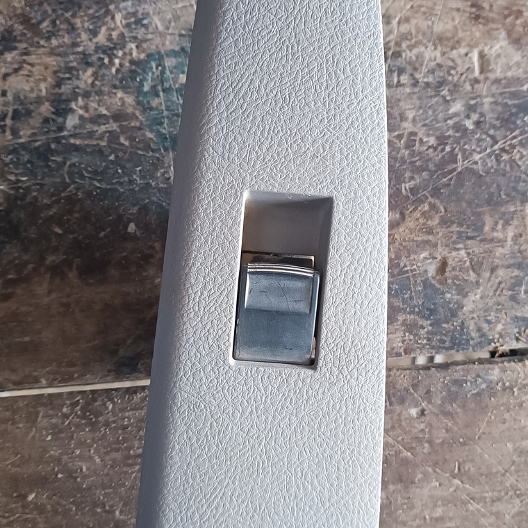 Control electrico toyota highlander der tras 2008-2013 1