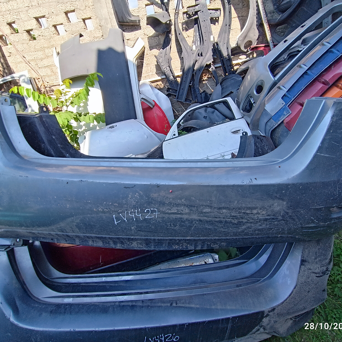 Fascia  de Nissan Sentra tras, 2013-2016 1