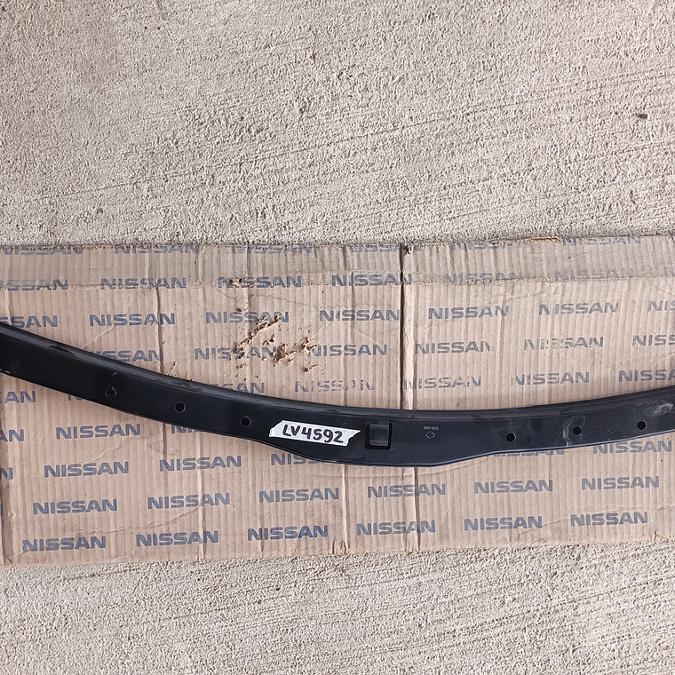 Tolva para choques de Nissan Sentra central, interior, 2002-2006. 1