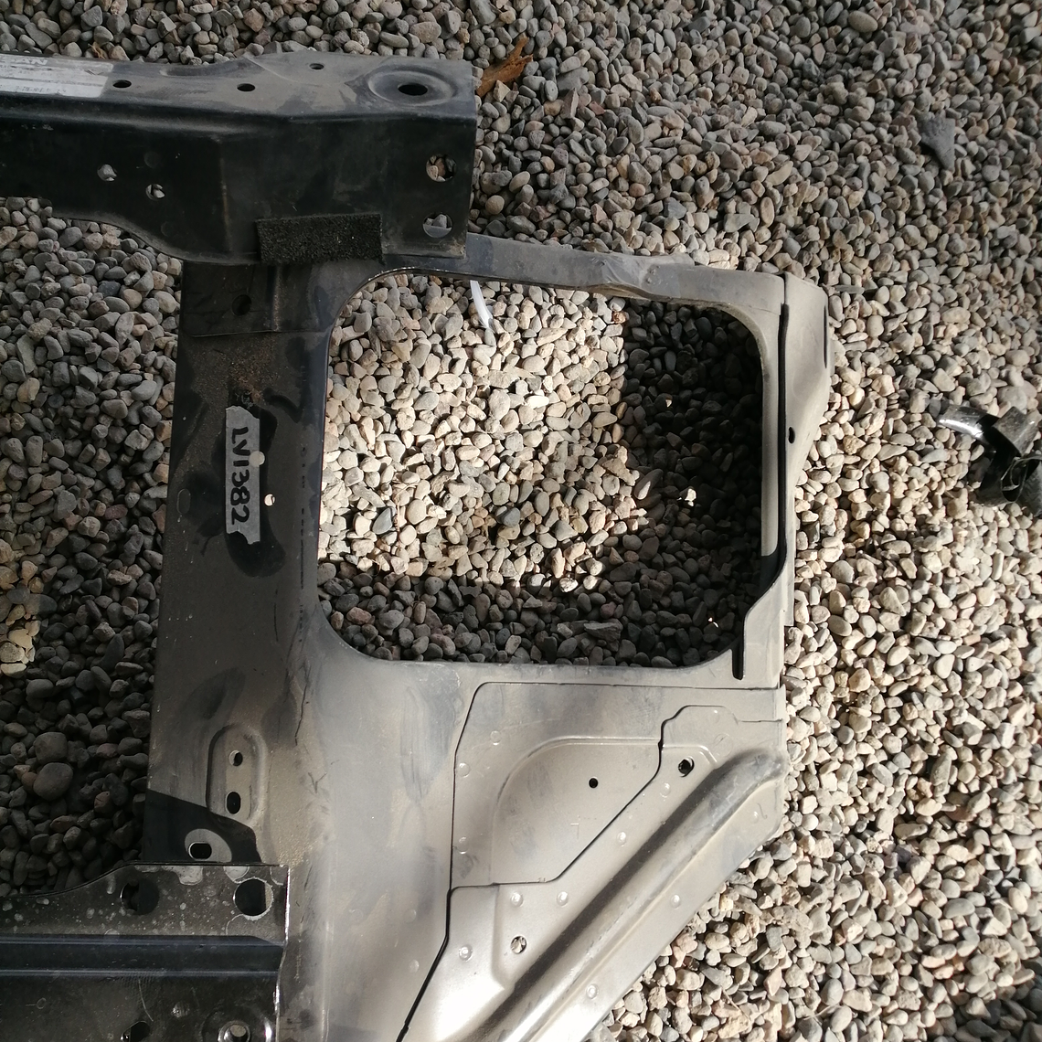 Marco de radiador de Nissan D23 izquierdo, delantera, interior, superior, 2016-2023 1