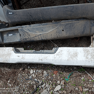 Fascia de Nissan Urvan central, trasera, 2014-2024