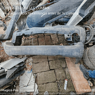 Fascia de Dodge Voyaguer central, trasera,