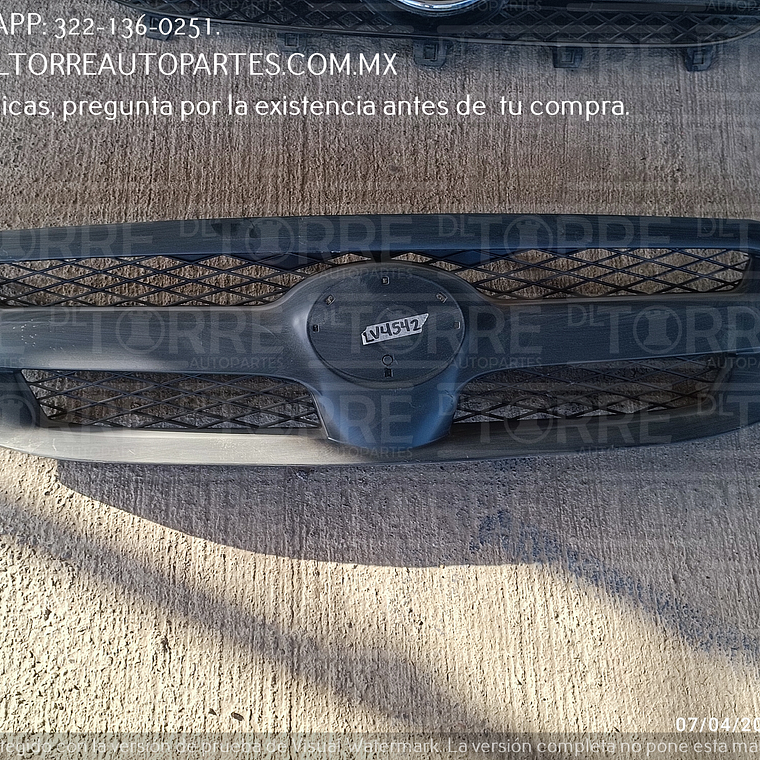 Parrilla Hilux 2005-2008 1