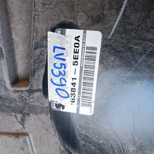 Tolva interior para salpicadero Versa 2020-2023