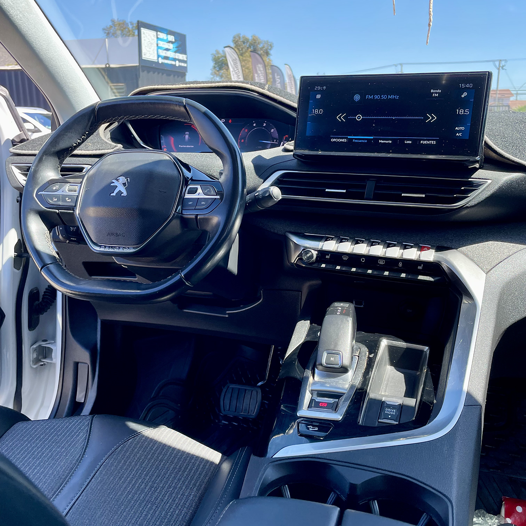 Peugeot 5008 1.5 Turbo 7P 2021 11