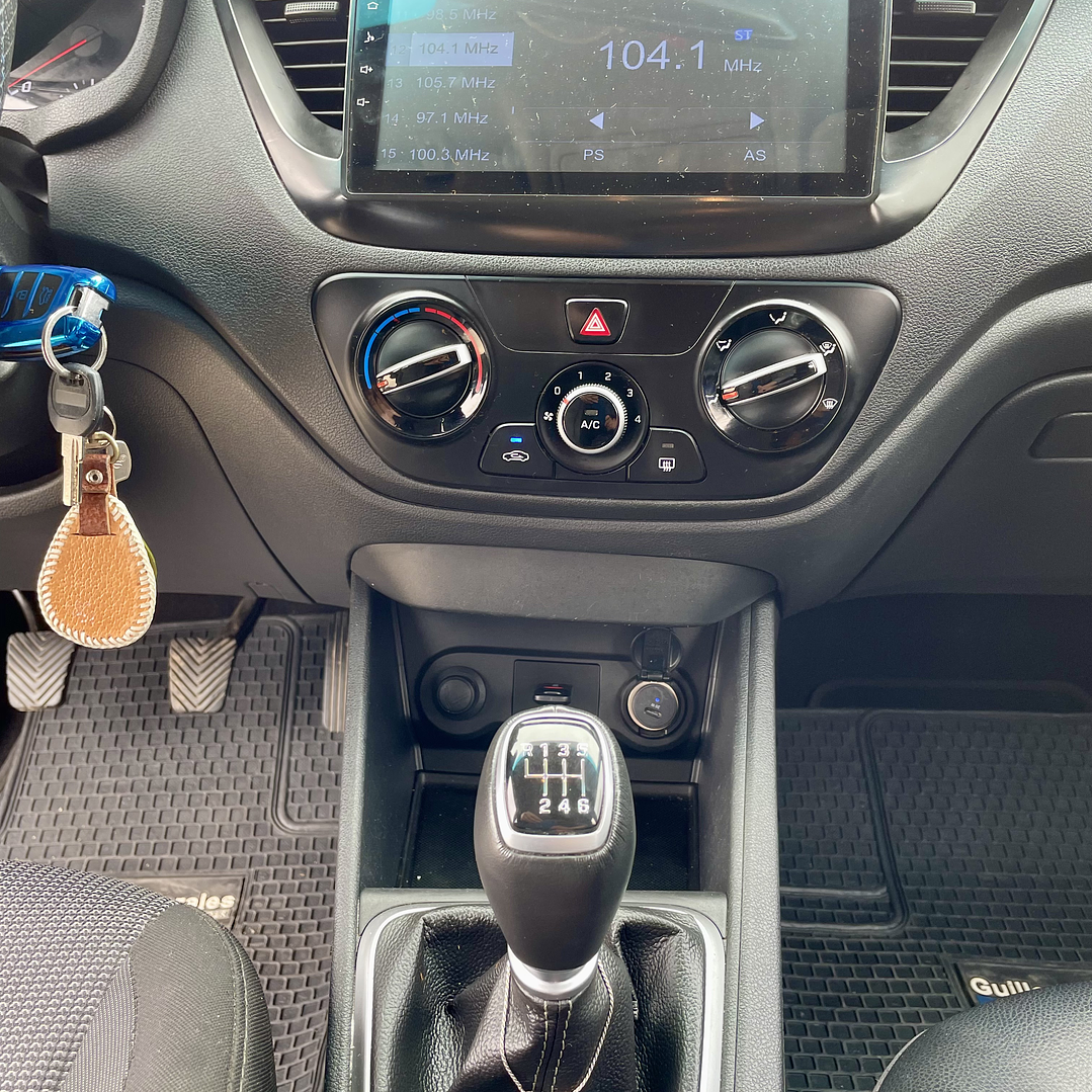 Hyundai Accent 1.4 Value Manual 2021 10