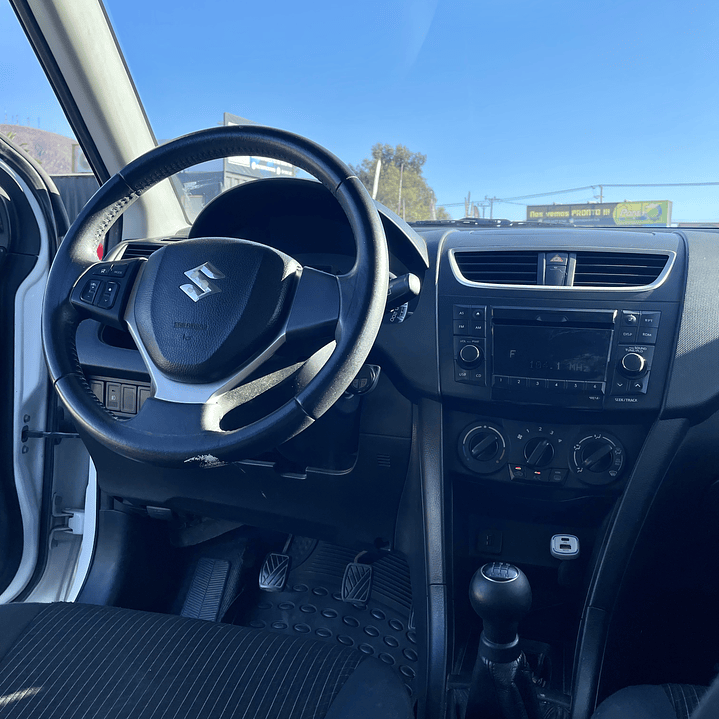 Suzuki Swift 1.2 GLS Manual 2015 4