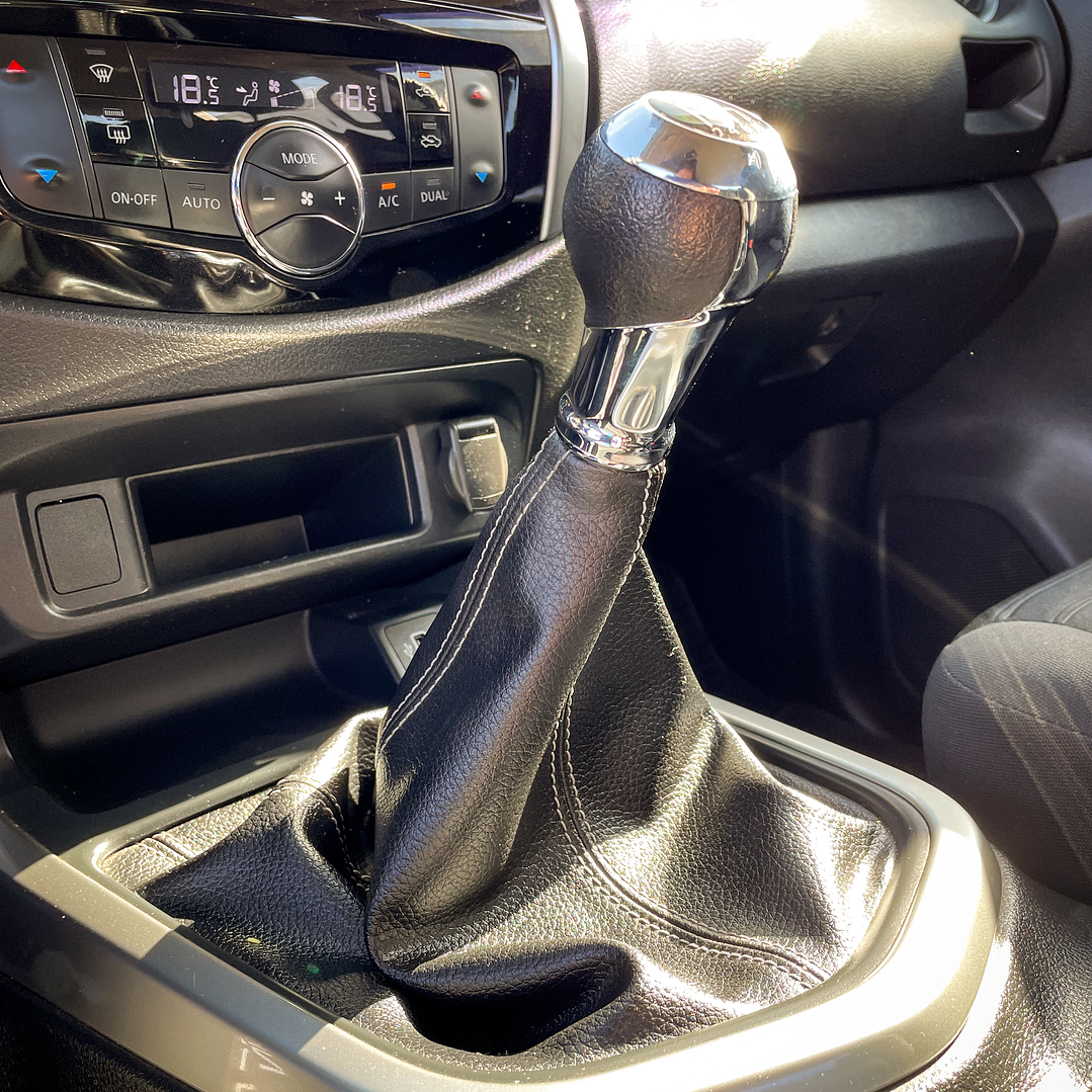 Nissan Navara 2.3 Manual 4x2 EX 2022 16