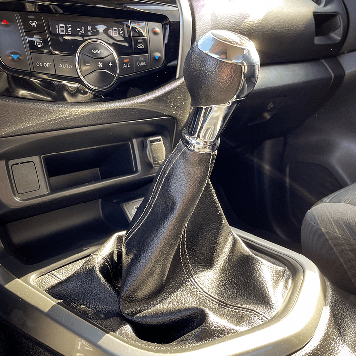 Nissan Navara 2.3 Manual 4x2 EX 2022 16