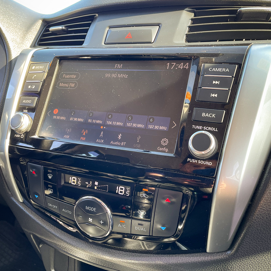 Nissan Navara 2.3 Manual 4x2 EX 2022 14