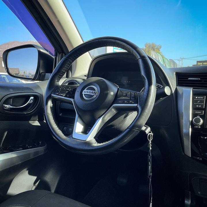 Nissan Navara 2.3 Manual 4x2 EX 2022 9