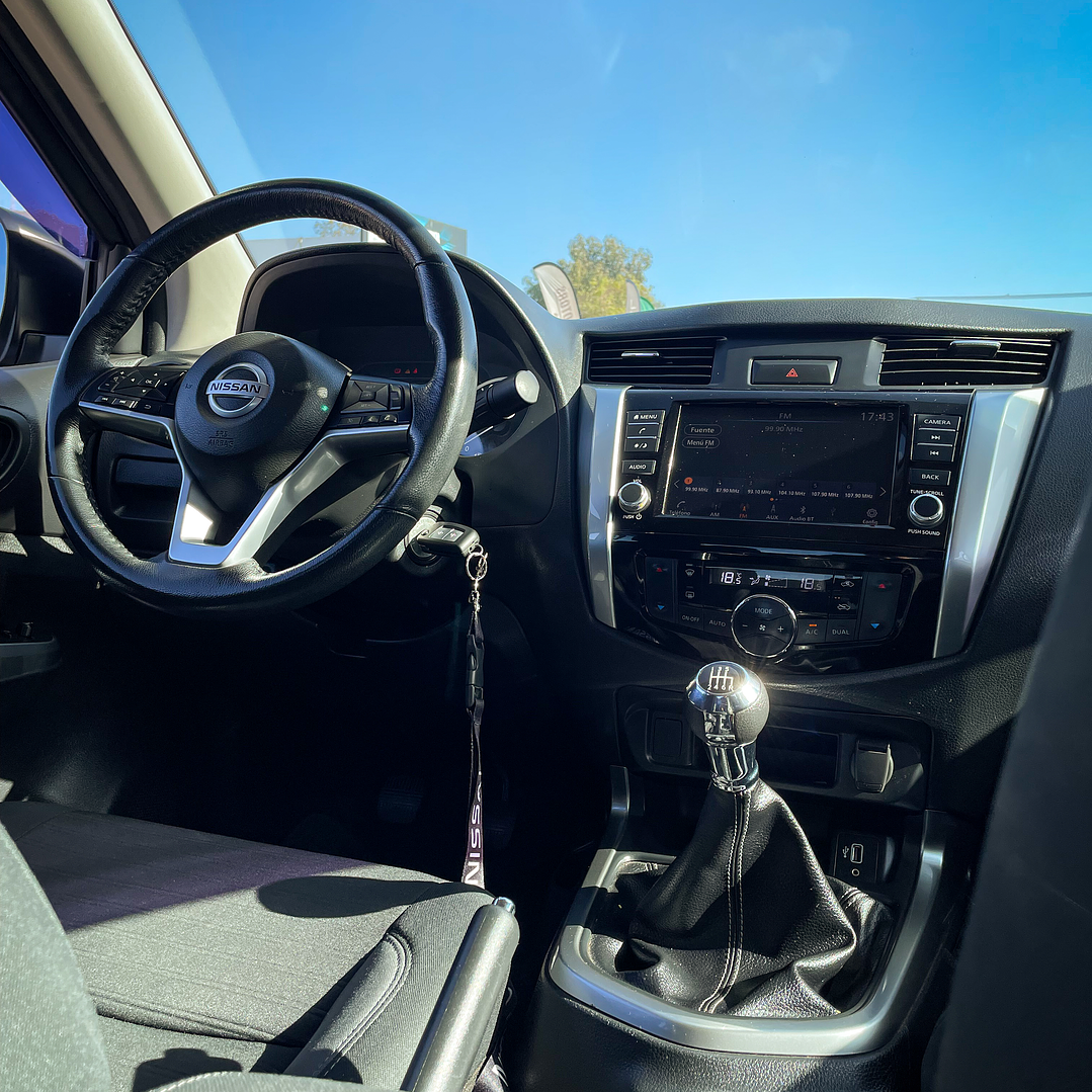 Nissan Navara 2.3 Manual 4x2 EX 2022 8