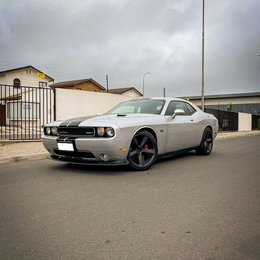 Dodge Challenger 6.4 SRT8 Automático 2012 1