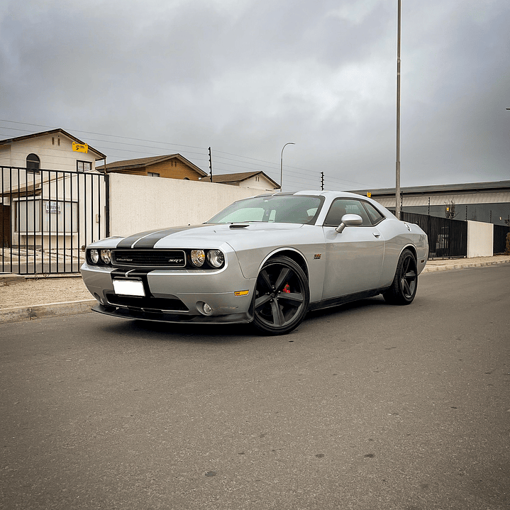 Dodge Challenger 6.4 SRT8 Automático 2012 1
