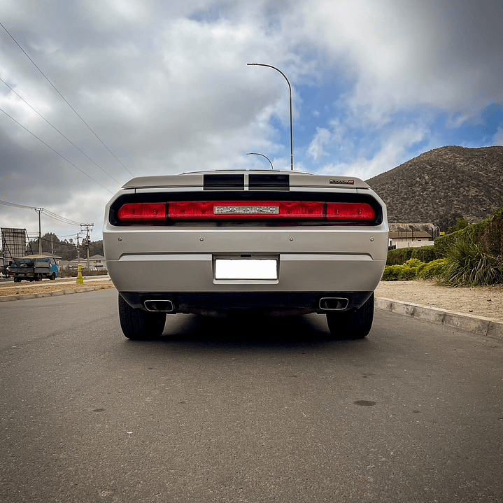 Dodge Challenger 6.4 SRT8 Automático 2012 6