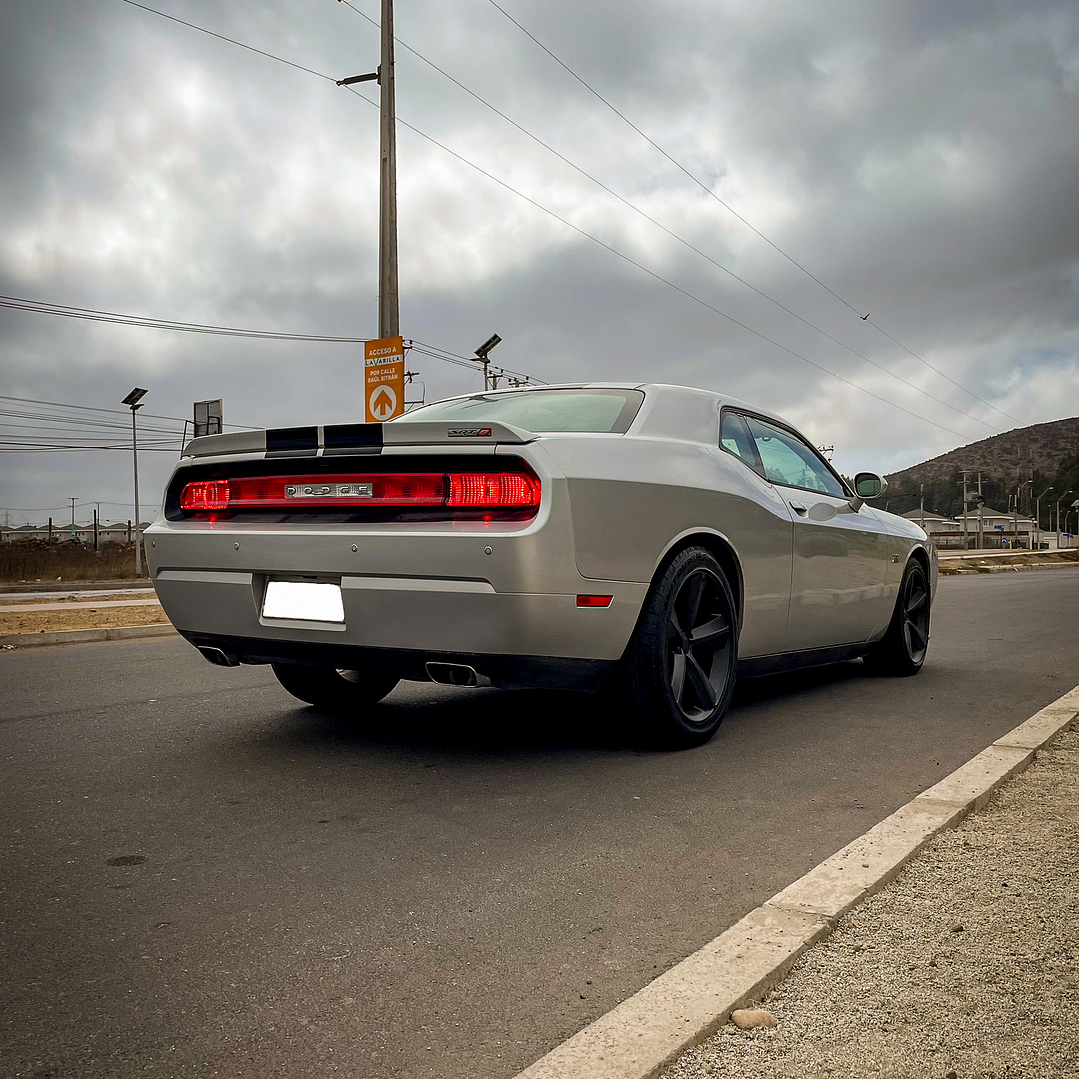 Dodge Challenger 6.4 SRT8 Automático 2012 5
