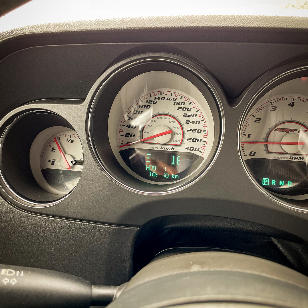 Dodge Challenger 6.4 SRT8 Automático 2012 26