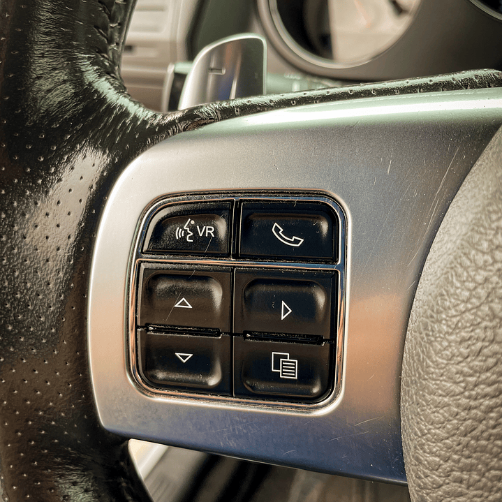 Dodge Challenger 6.4 SRT8 Automático 2012 21