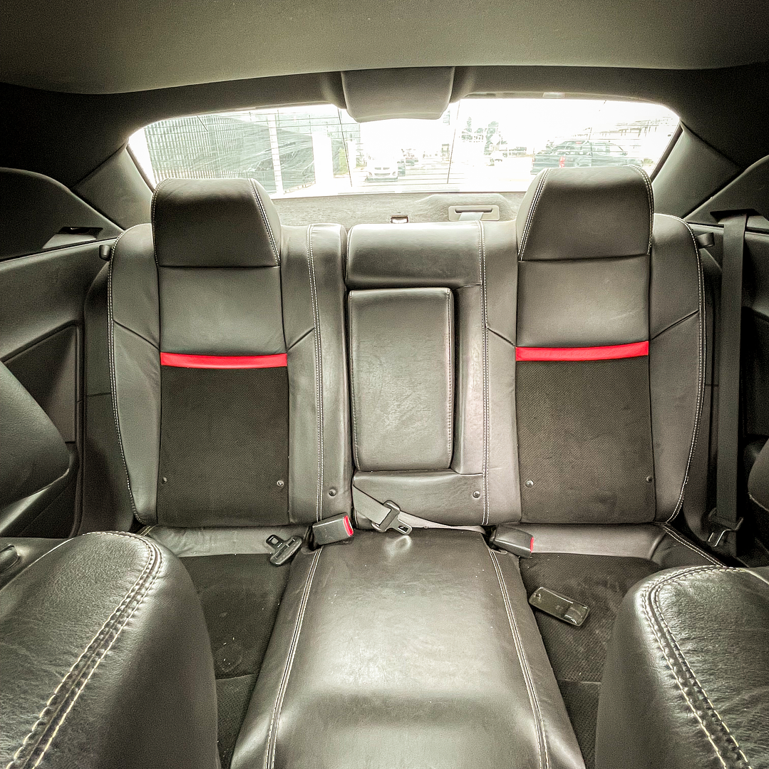 Dodge Challenger 6.4 SRT8 Automático 2012 29