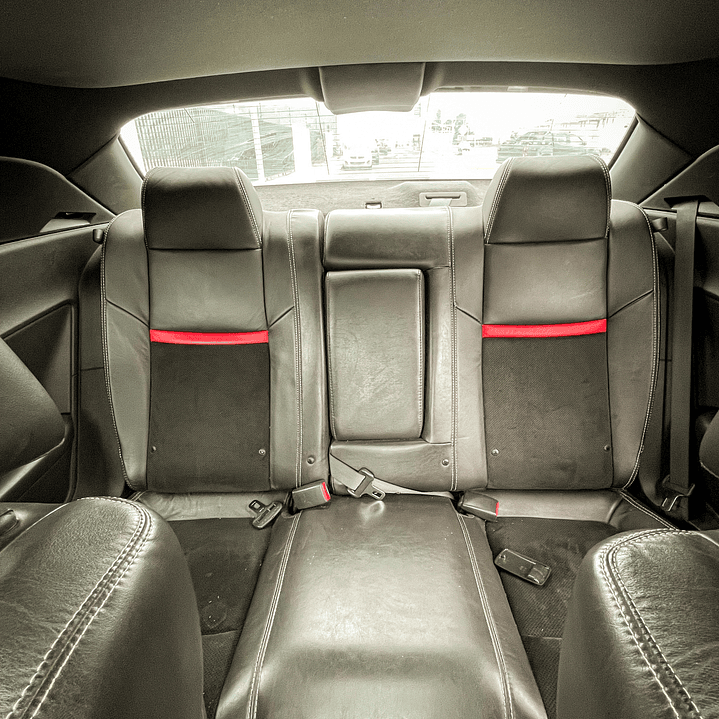 Dodge Challenger 6.4 SRT8 Automático 2012 29