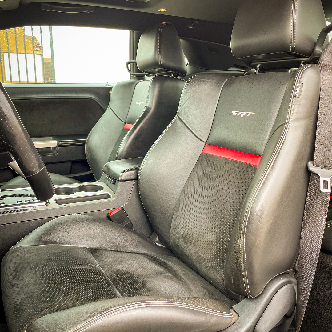 Dodge Challenger 6.4 SRT8 Automático 2012 27