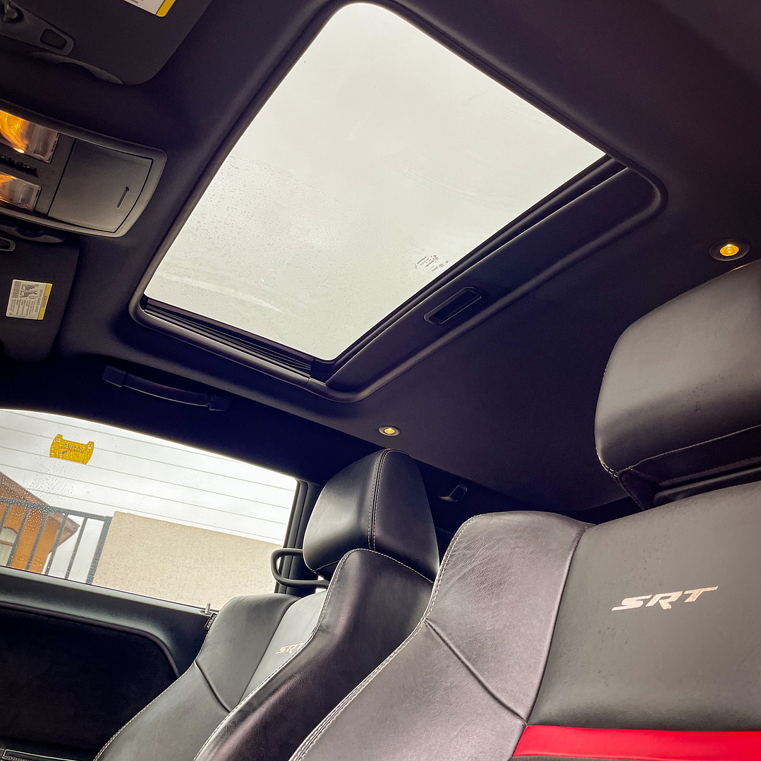 Dodge Challenger 6.4 SRT8 Automático 2012 23