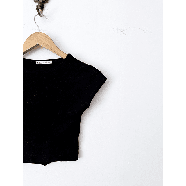 Polera negra (S)