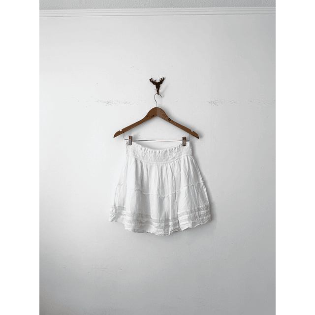 Falda blanca (ML)