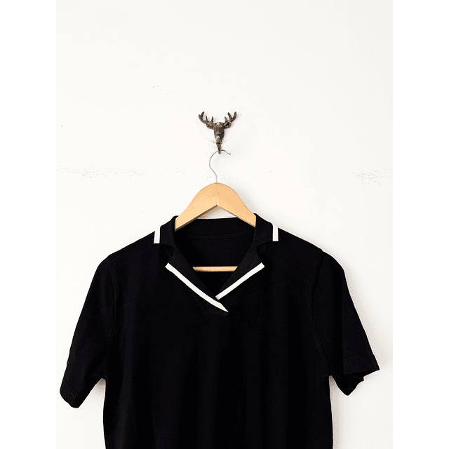 Polera negra (S)