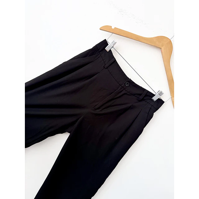 Pantalon negro (38)