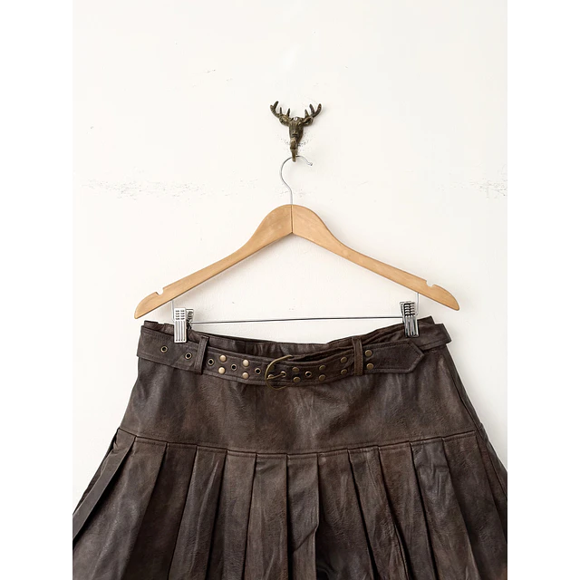 Falda cuerina (ML)