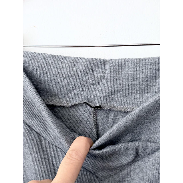 Pantalón gris (XS)