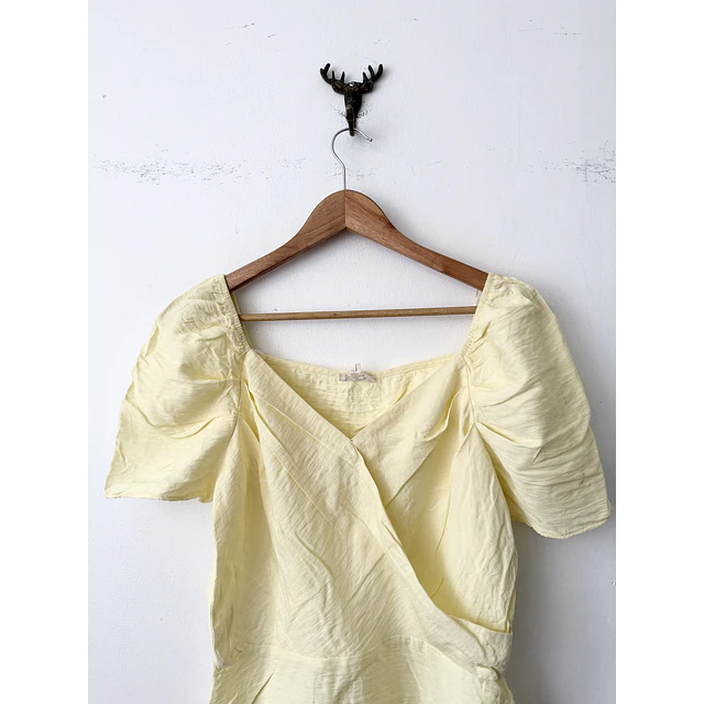 Polera amarilla (ML)