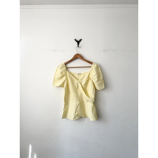 Polera amarilla (ML)