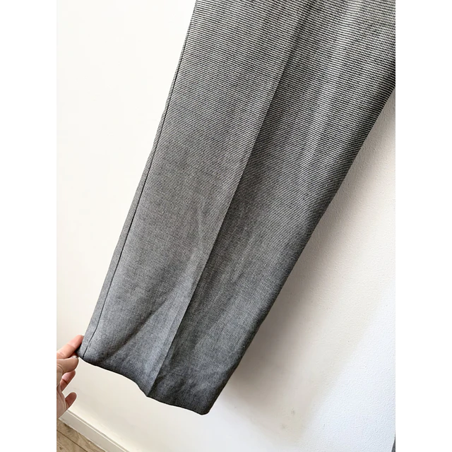 Pantalón gris (38)