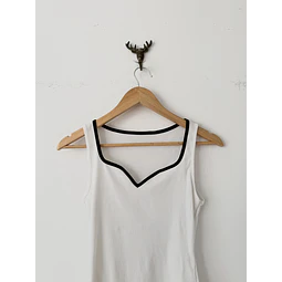 Polera blanca (SM)